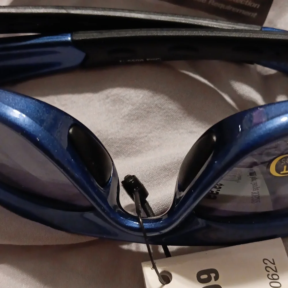 2 pairs sunglasses for kids by Mad Dog